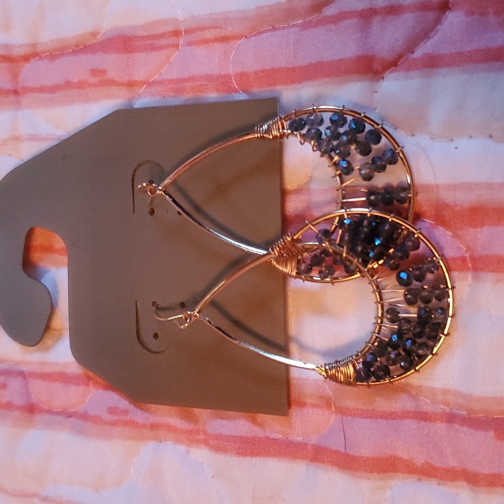 Women's earrings